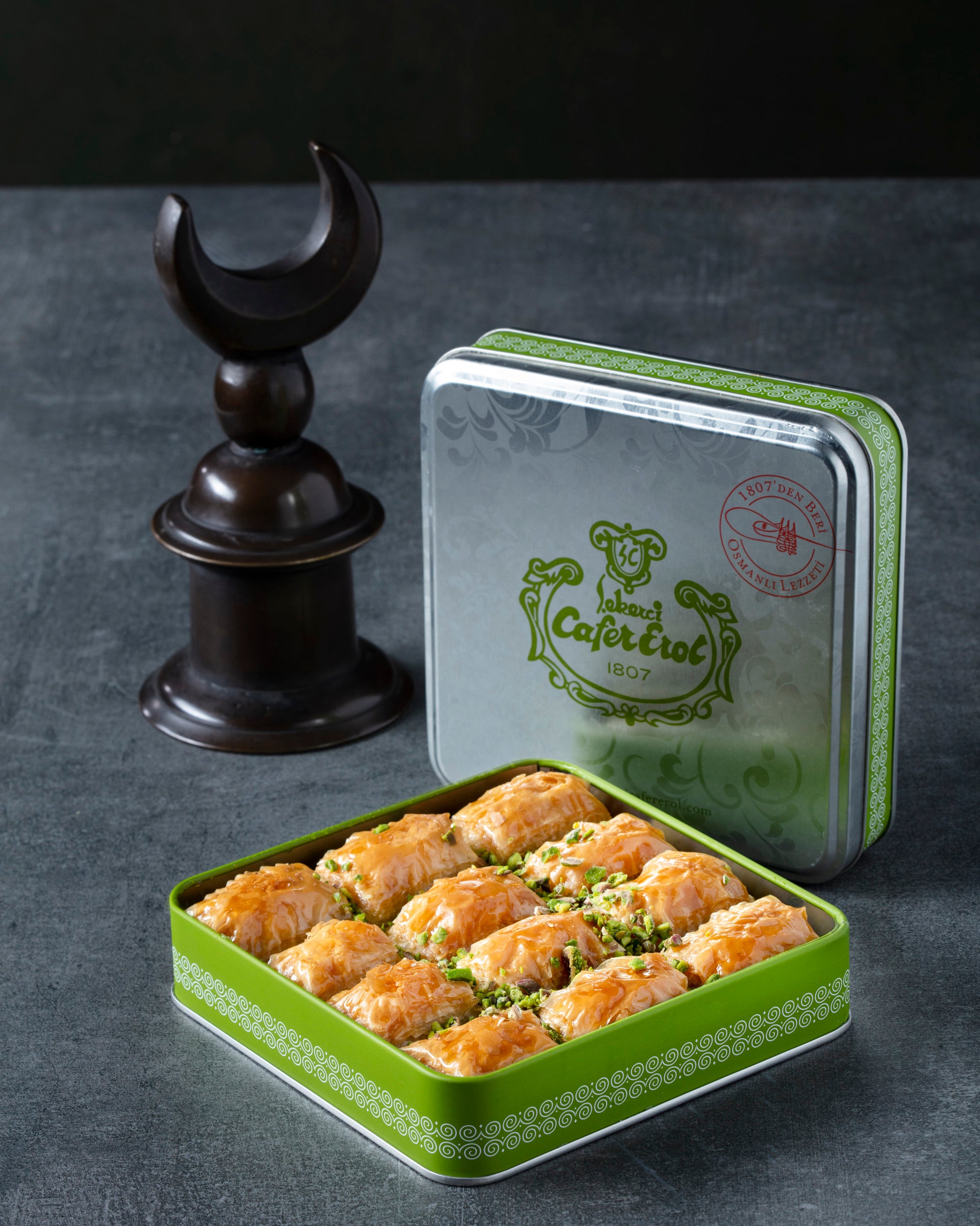 GreenTin Box-PistachioButterBaklava