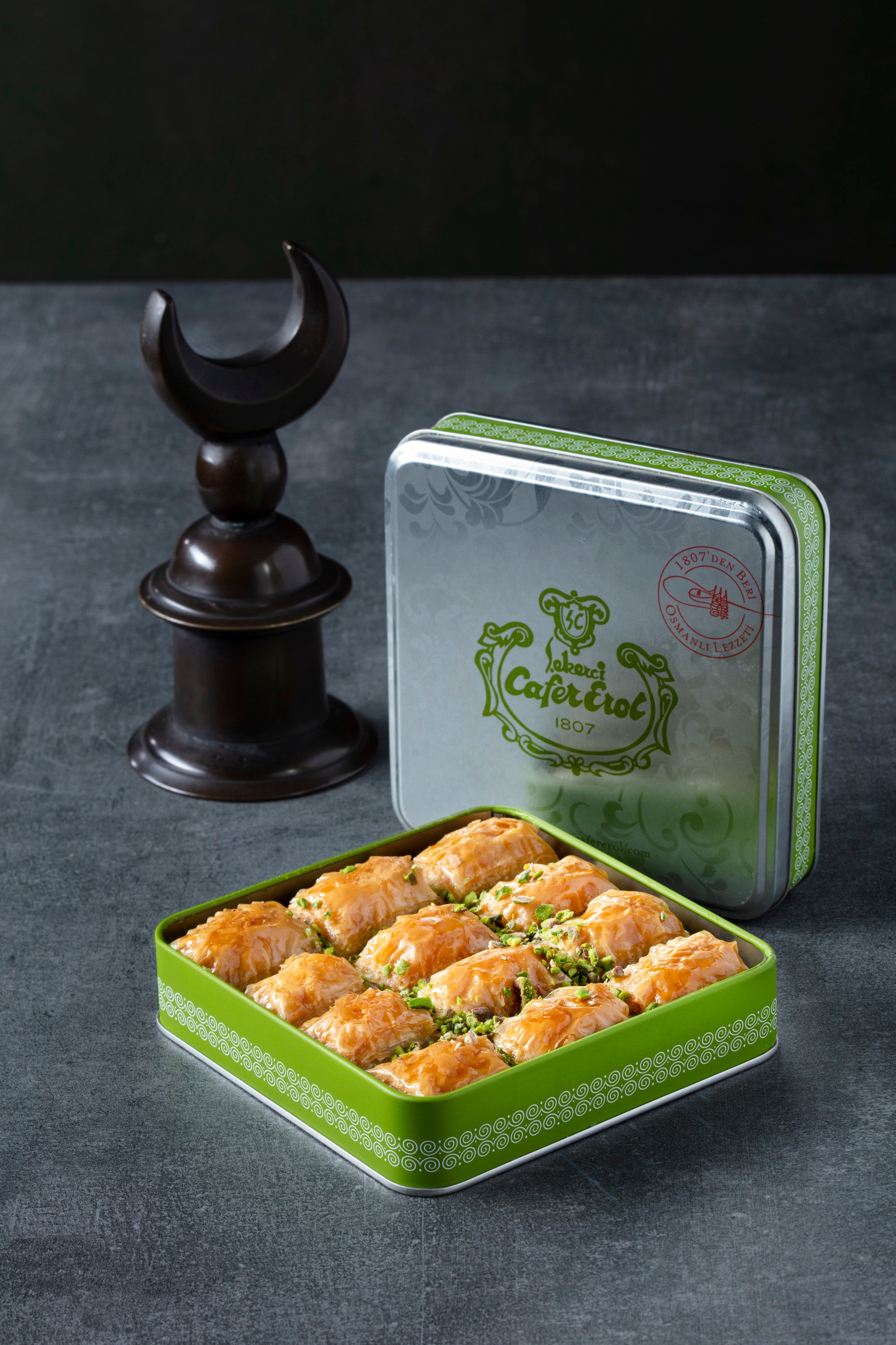 GreenTin Box-PistachioButterBaklava